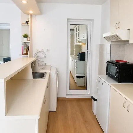 Sea Garden Flat 2 Bed 2 Bath شقة فارنا